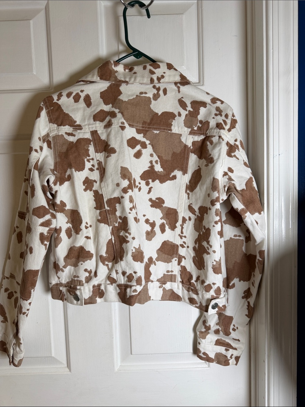 Women’s Altar'd State Cream & Brown Cow Print Crop Jean Jacket Size Small - Picture 7 of 7